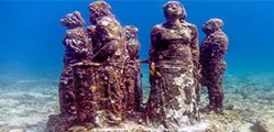 ¿Por qué a la gente le encanta visitar el Museo Submarino de Cancún?