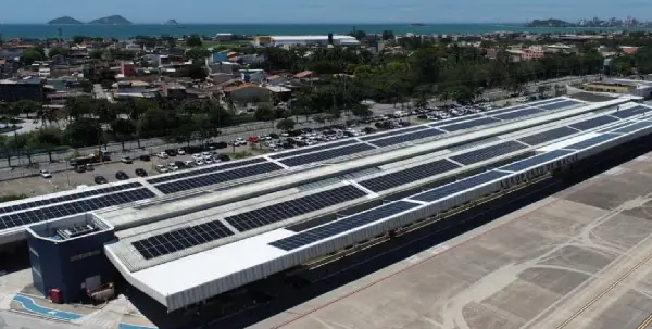 Aeropuerto brasileño opera 100% con energía solar