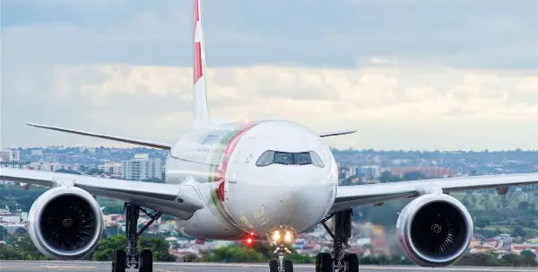 México y Europa avanzan reestructuración aérea