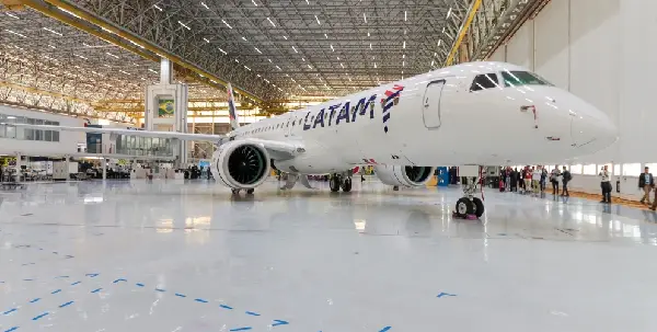 LATAM destaca por su servicio a bordo