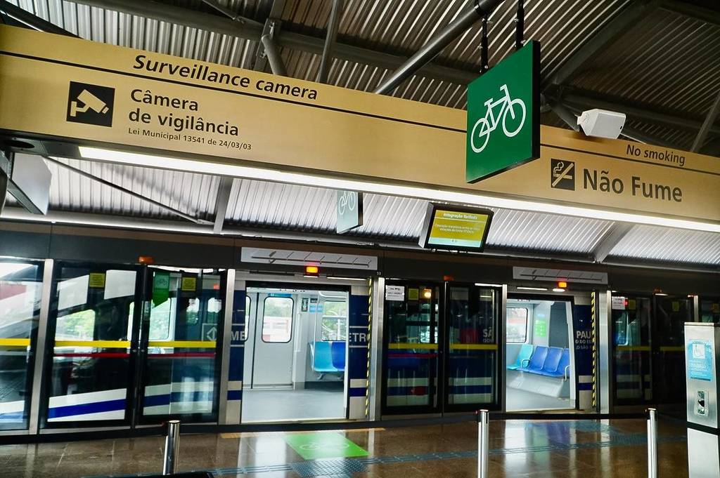 Linha 17‑Ouro atrai milhares antes de Congonhas