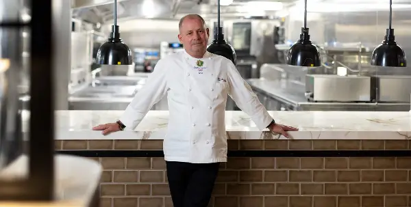 Oceania Cruises eleva gastronomia com nova academia flutuante