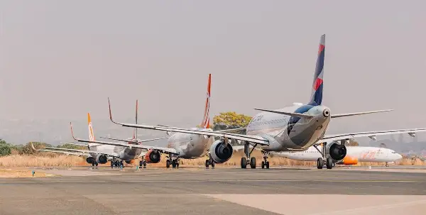 Azul e Latam se destacam em pontualidade global