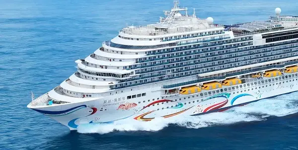Cruzeiros Sem Escalas Transformam Navio em Destino