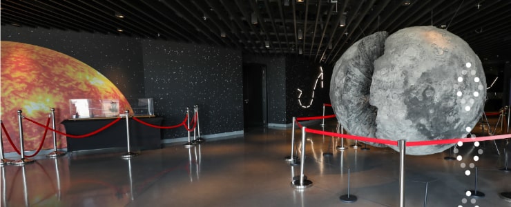 Examine the Planetarium at Al Thuraya