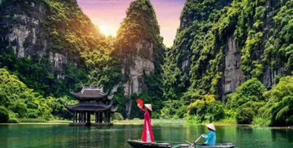 Vietnam tourism boom 2025