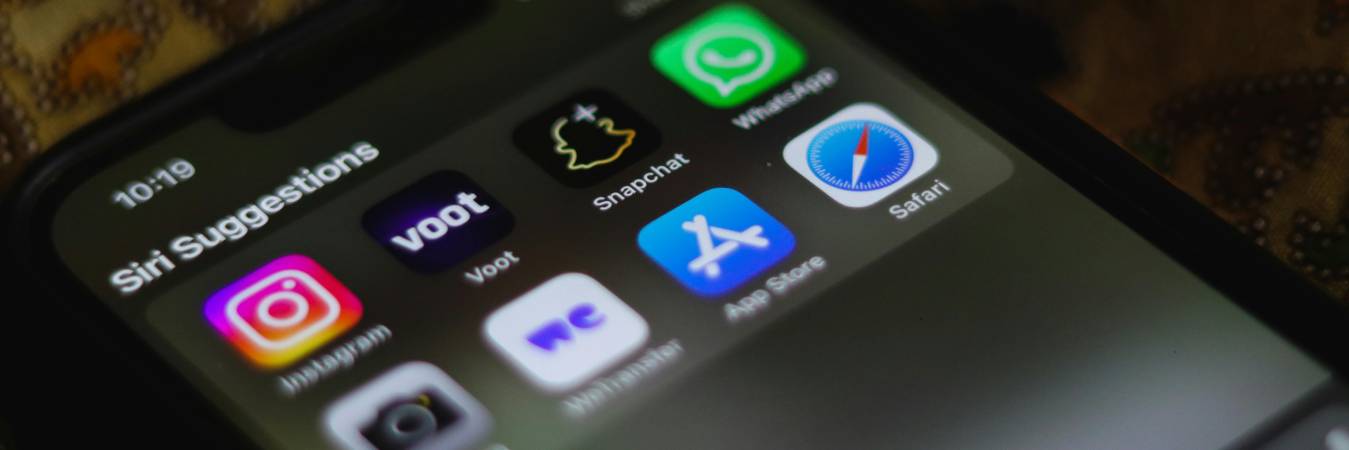 Why Every Travel Agent Needs a Daily Travel News App in 2026 